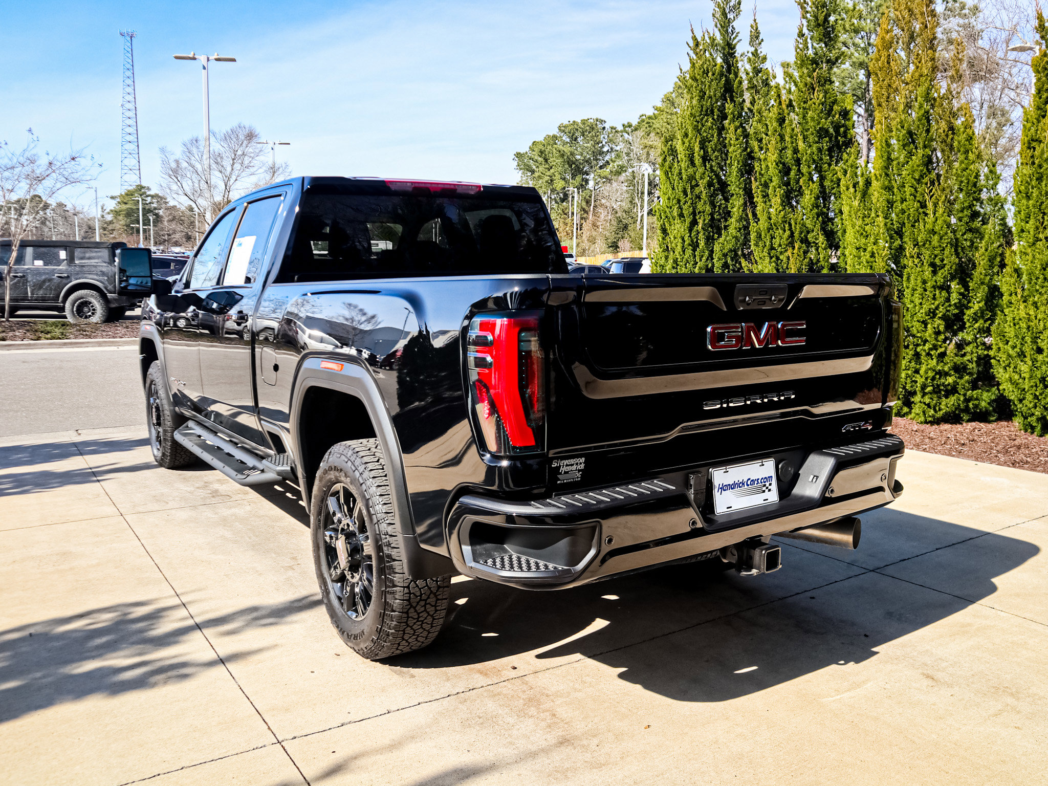 Used 2026 GMC Sierra 2500 AT4 w/ Max Trailering Package image 8