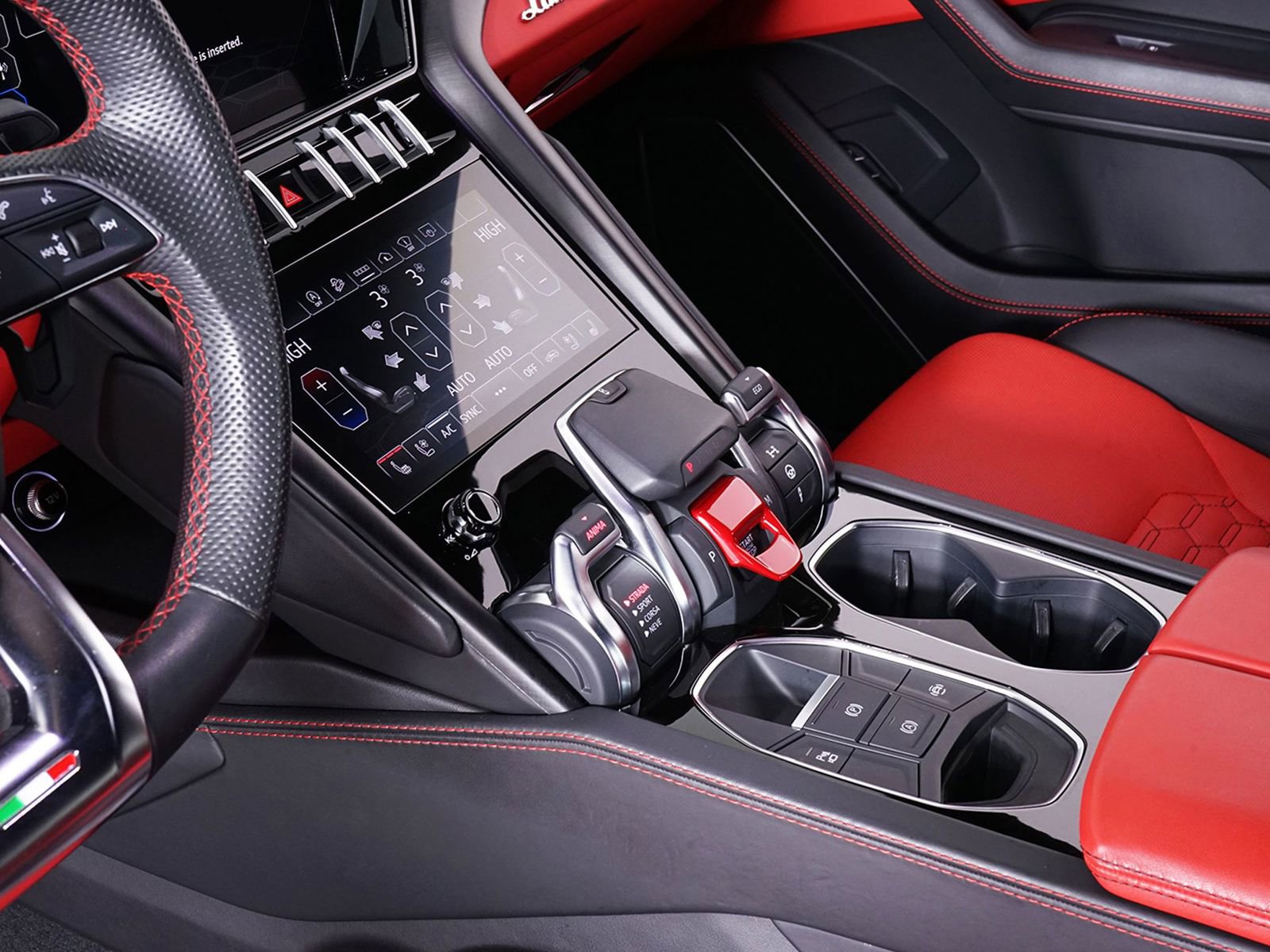 Used 2022 Lamborghini Urus image 31