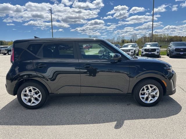 Used 2025 Kia Soul LX w/ LX Technology Package FWD image 2