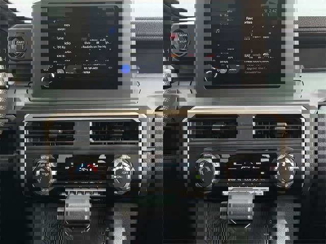 Used 2024 Toyota Tacoma SR image 16