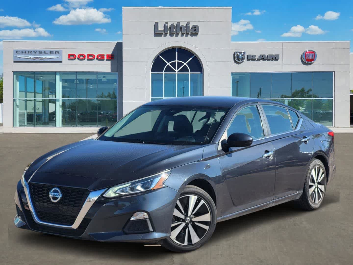 Used 2022 Nissan Altima 2.5 SV FWD image 1