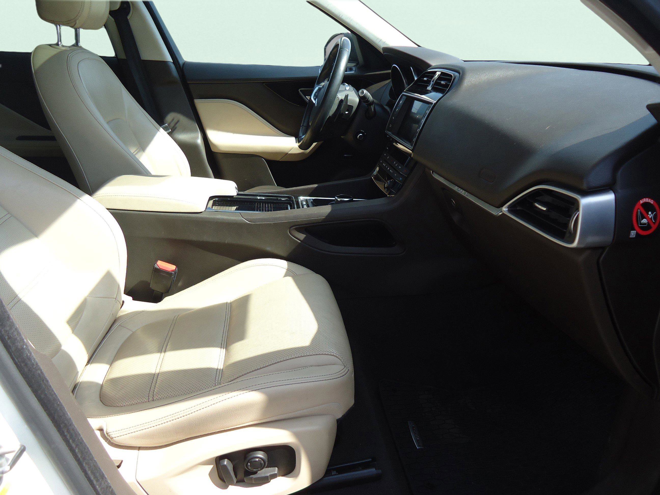 Used 2018 Jaguar F-PACE Prestige image 28