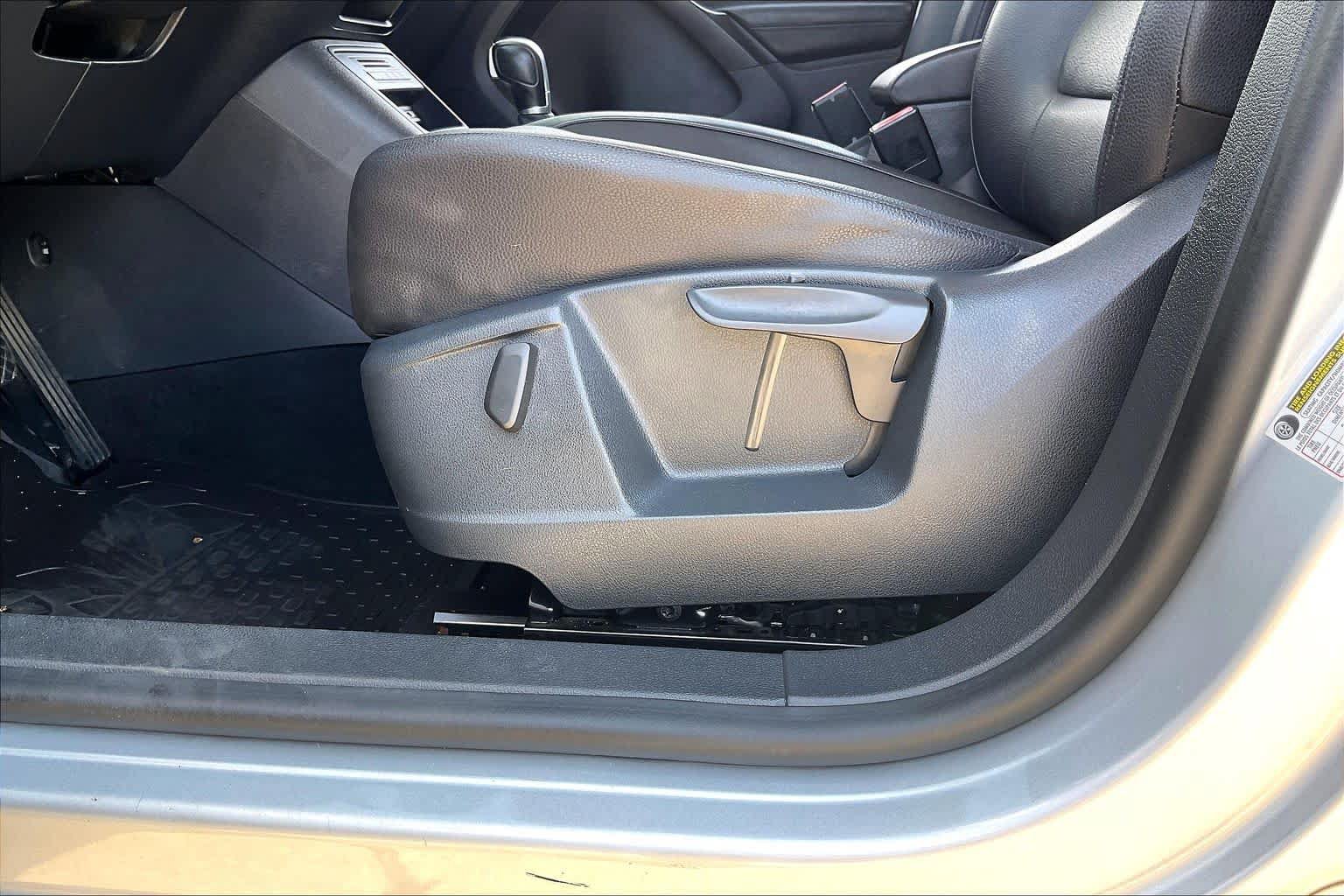 Used 2016 Volkswagen Tiguan S FWD image 36