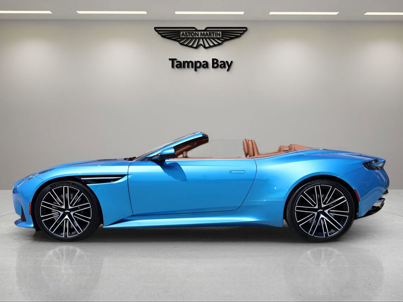 Used 2024 Aston Martin DB12 Convertible image 4