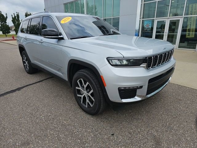 Used 2024 Jeep Grand Cherokee L Limited image 3