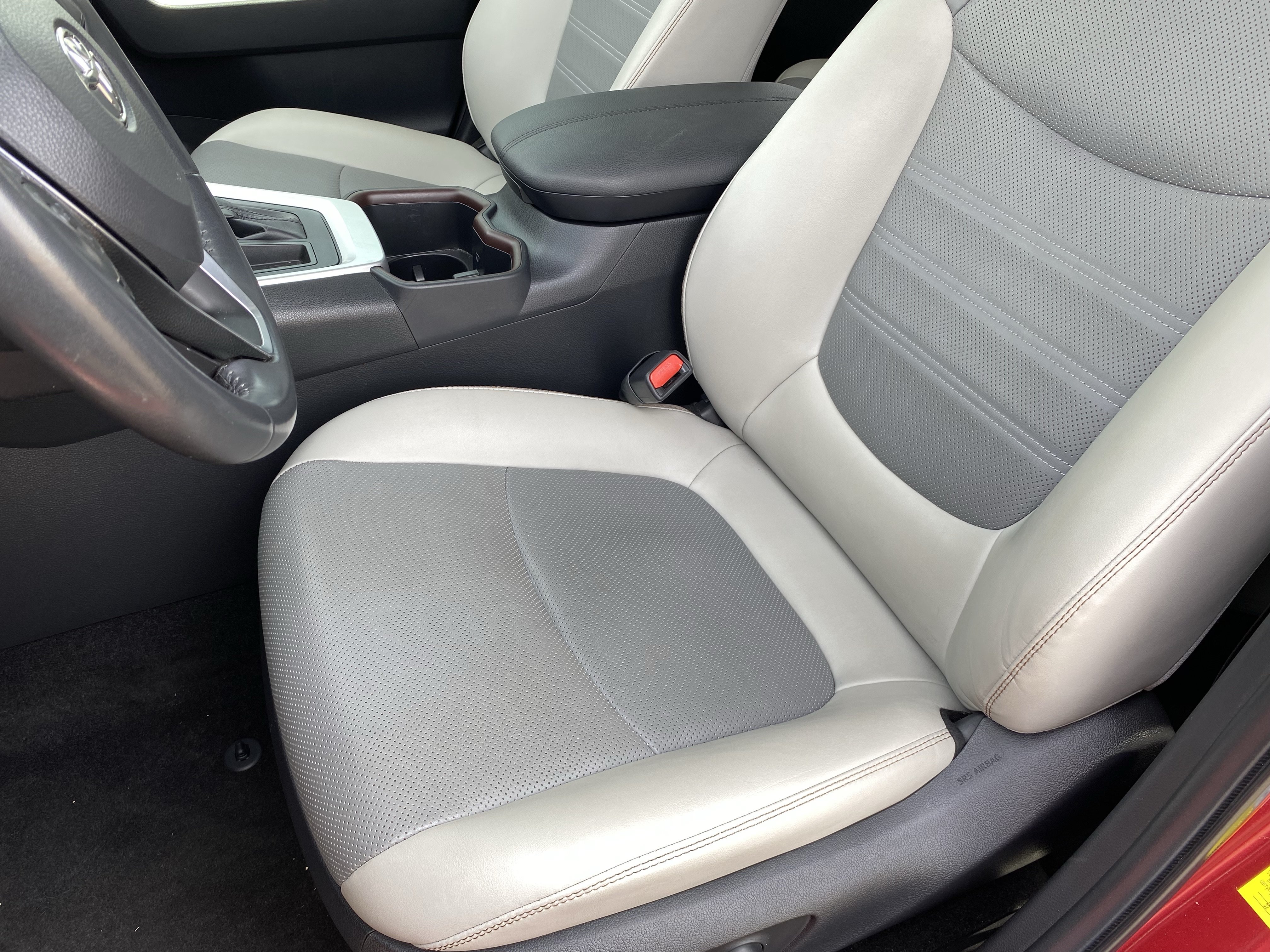 Used 2023 Toyota RAV4 Limited FWD image 16