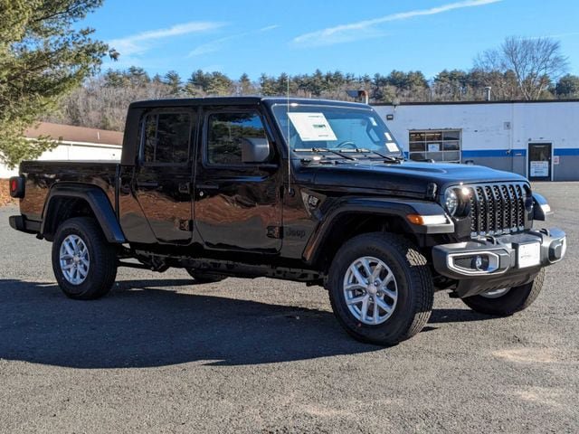 New 2023 Jeep Gladiator Sport AWD/4WD image 3