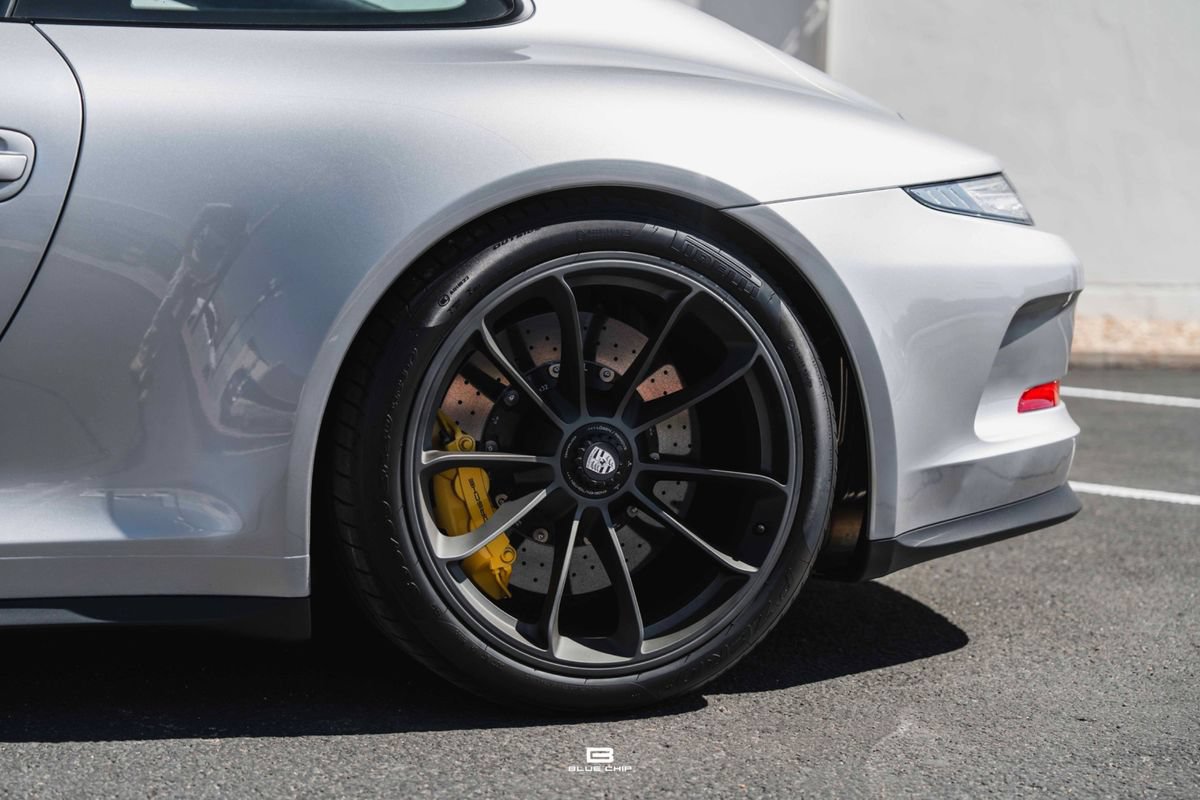 Used 2016 Porsche 911 R RWD image 12