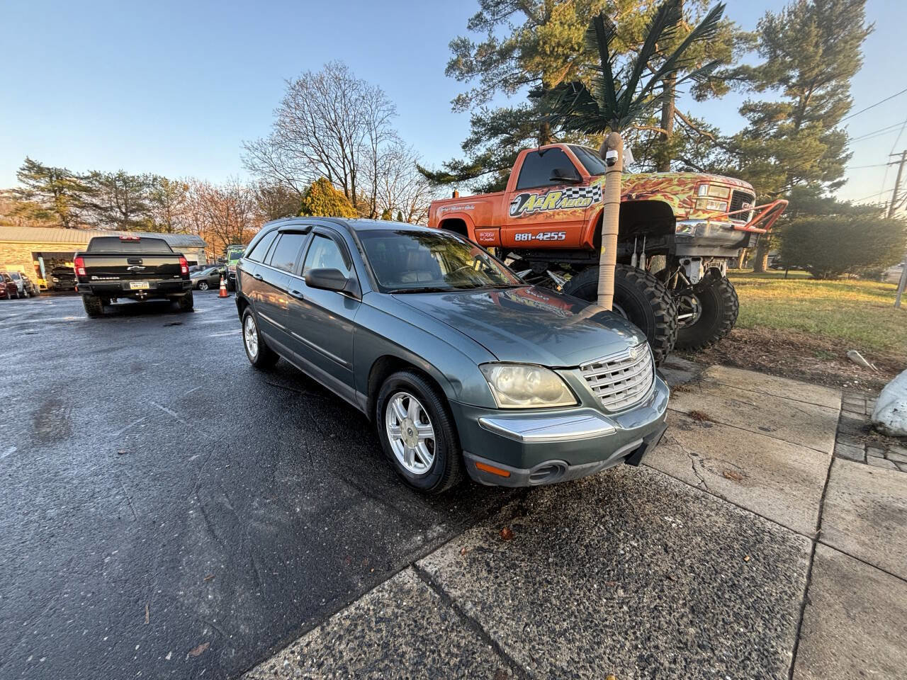 Used 2005 Chrysler Pacifica Touring w/ Comfort Convenience Group image 2