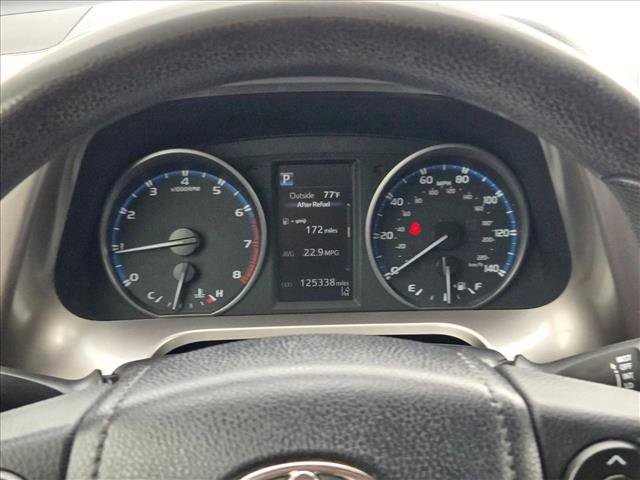 Used 2018 Toyota RAV4 LE image 10