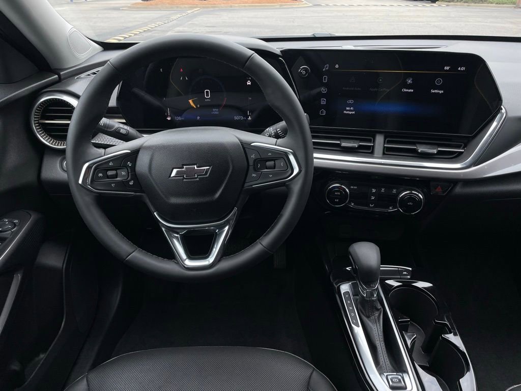 Used 2025 Chevrolet Trax ACTIV w/ Driver Confidence Package image 11