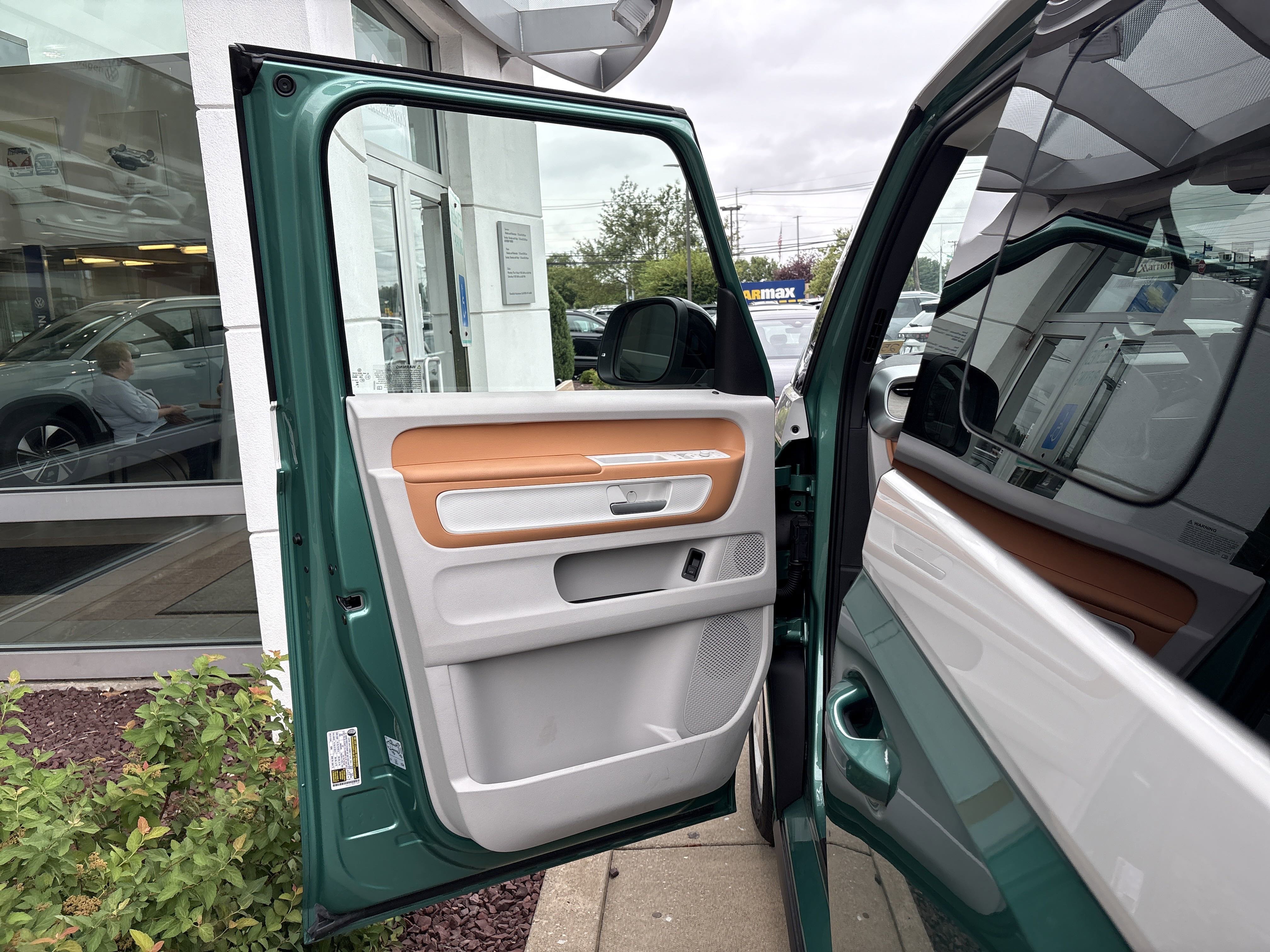 New 2025 Volkswagen ID. Buzz 1st Edition image 9