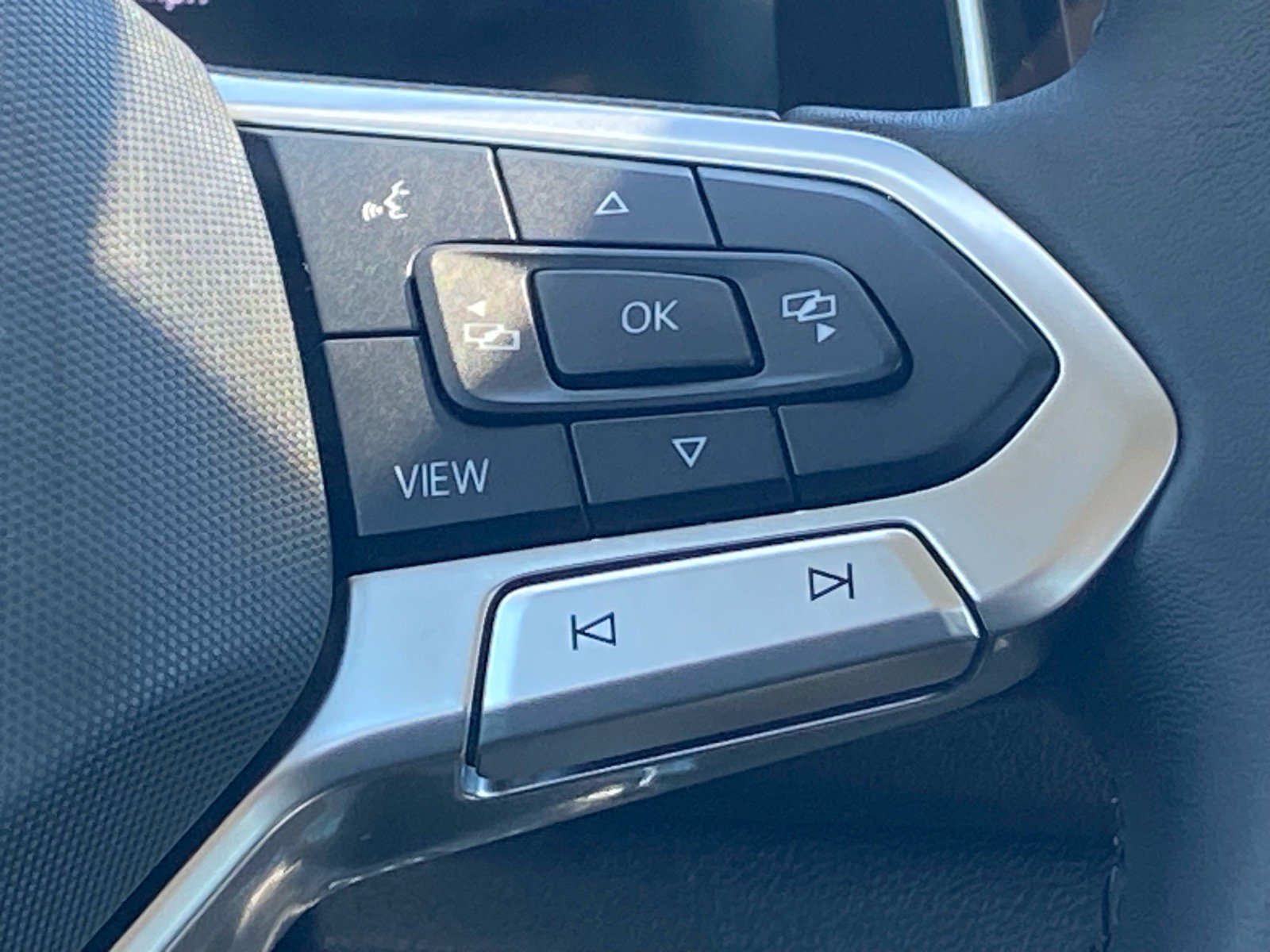 Certified 2024 Volkswagen Jetta S FWD image 7