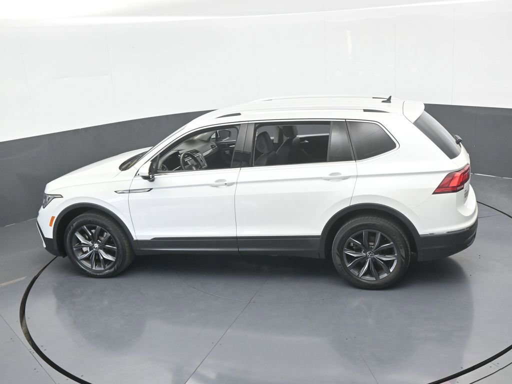Used 2023 Volkswagen Tiguan SE image 48