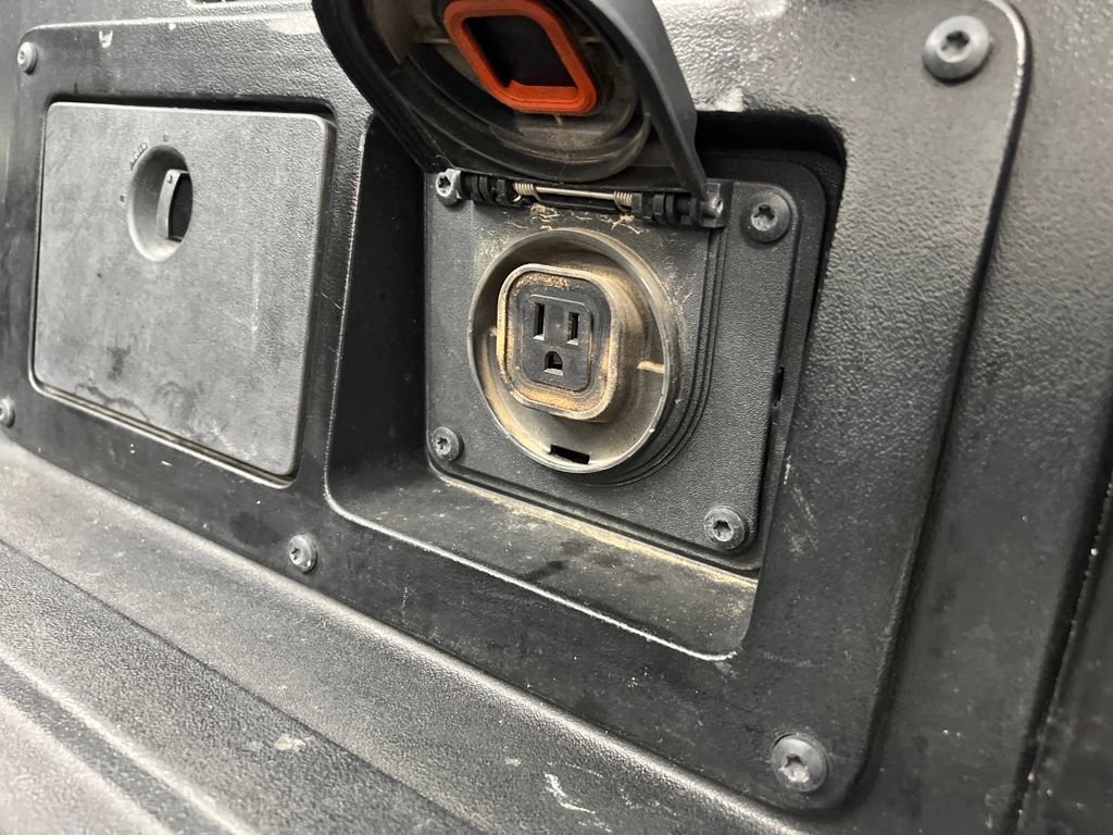 Used 2023 Toyota Tacoma TRD Off-Road image 31