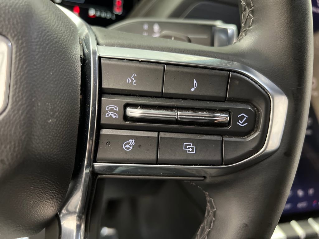 Used 2025 GMC Yukon Denali AWD/4WD image 48