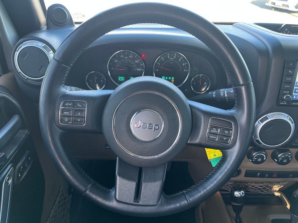 Used 2012 Jeep Wrangler Unlimited Rubicon w/ Connectivity Group AWD/4WD image 25