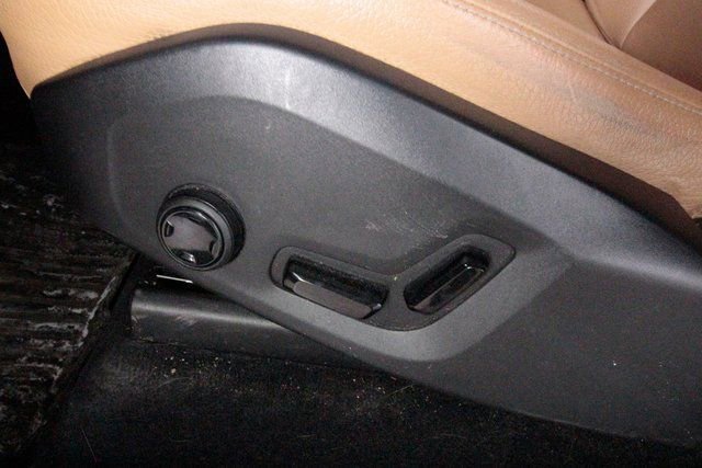 Used 2016 Volvo XC90 T6 Momentum image 14