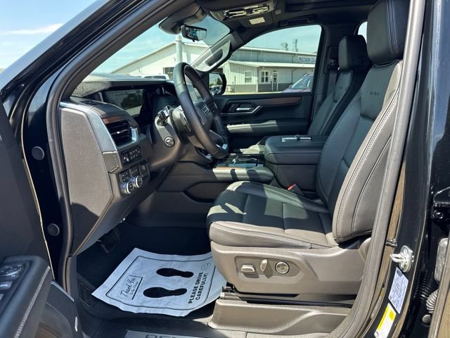 Used 2026 GMC Yukon XL Denali w/ Denali Reserve Package AWD/4WD image 14