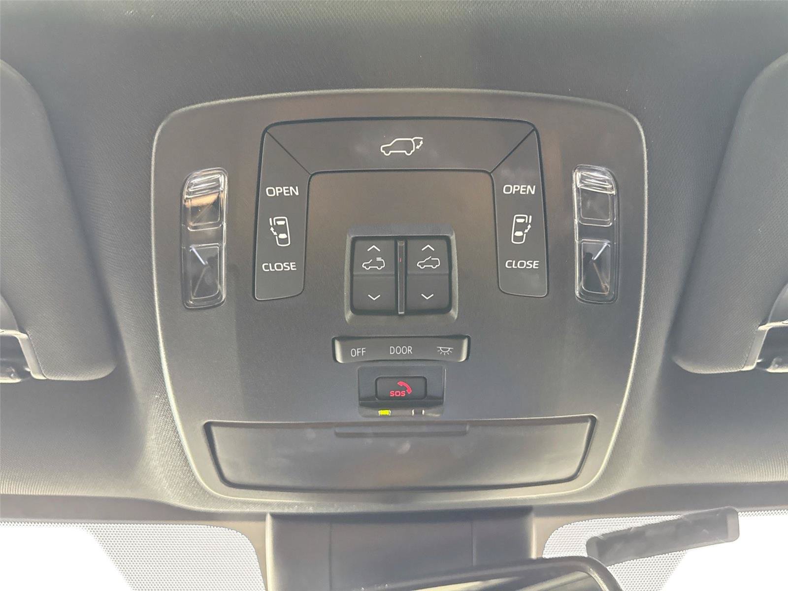 Certified 2025 Toyota Sienna XSE w/ XSE Plus Package FWD image 22