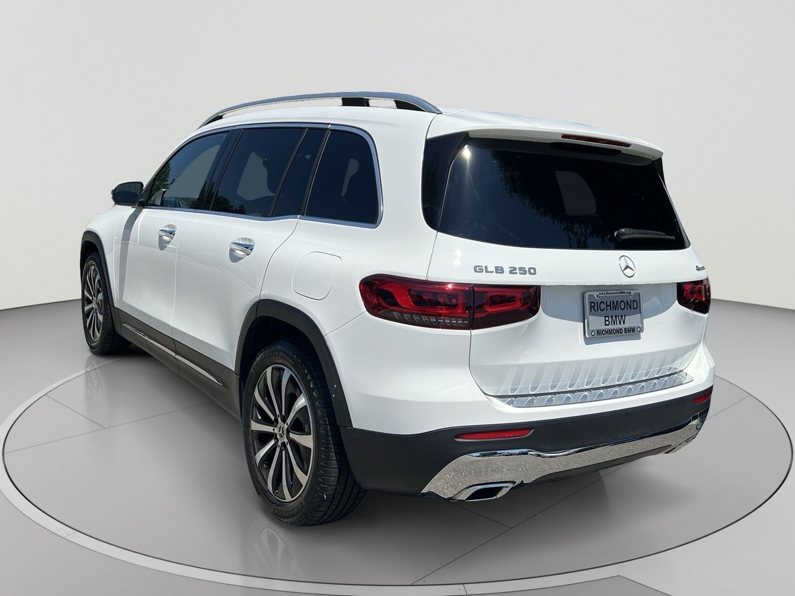 Used 2023 Mercedes-Benz GLB 250 4MATIC image 7