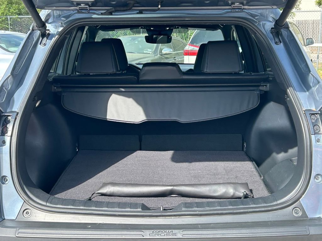 Used 2024 Toyota Corolla Cross XSE image 15