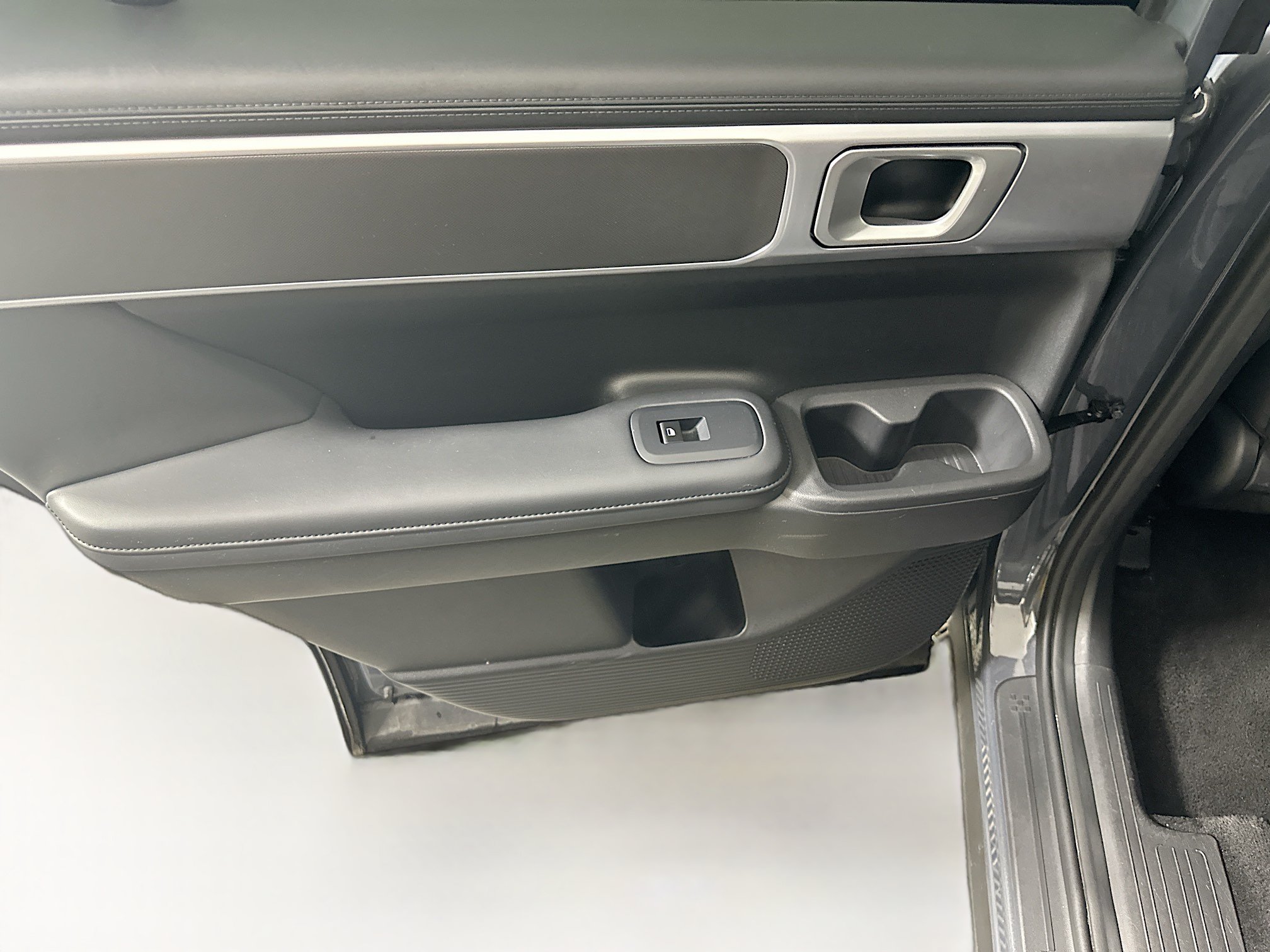 Used 2025 Hyundai Santa Fe SEL FWD image 25
