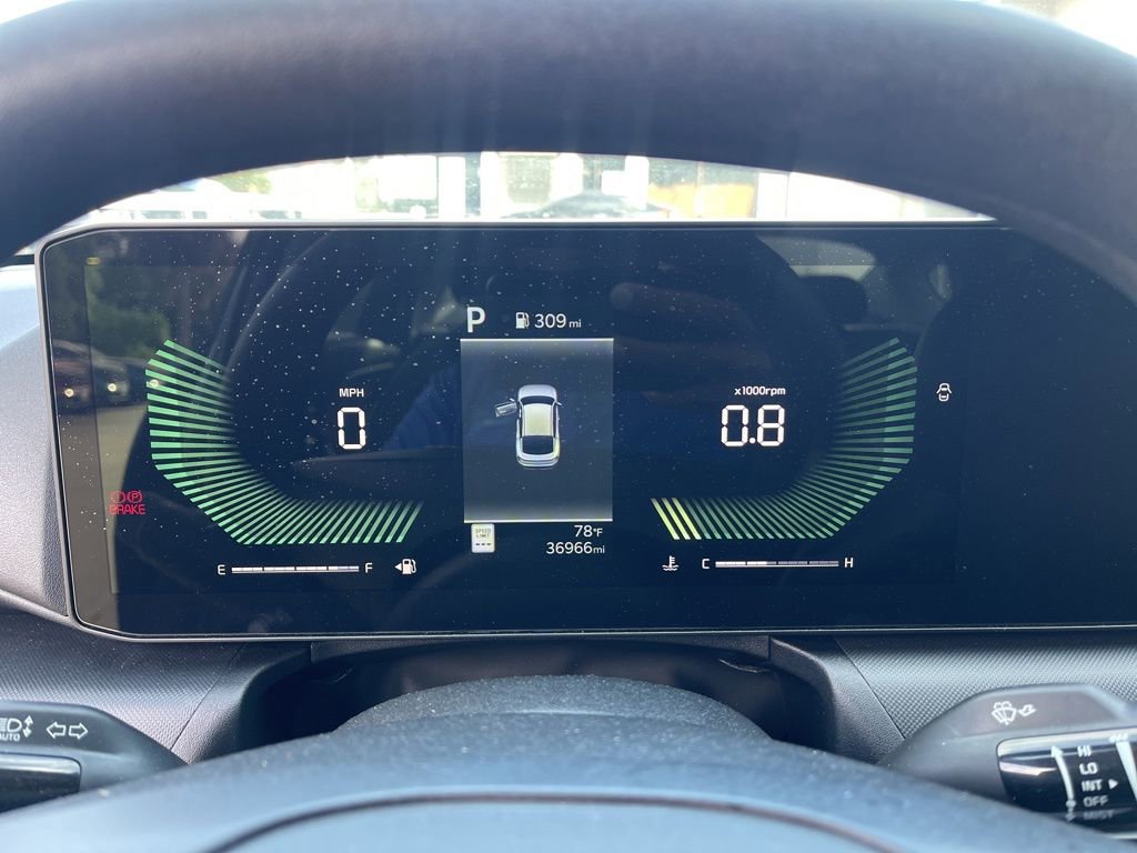 Used 2025 Kia K4 LXS image 11