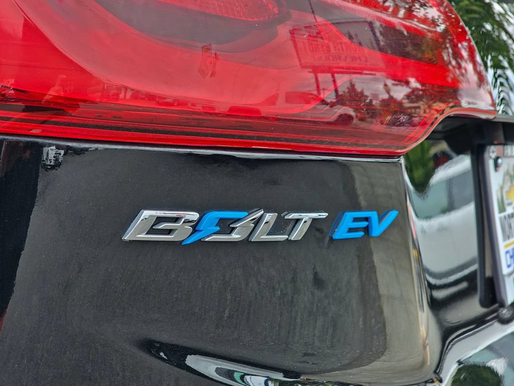 Used 2020 Chevrolet Bolt Premier w/ Infotainment Package FWD image 10