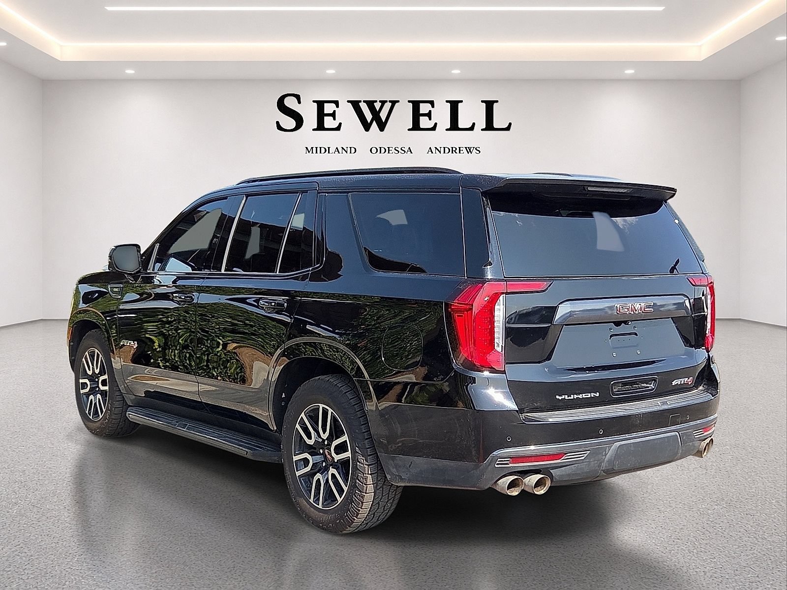 Used 2023 GMC Yukon AT4 AWD/4WD image 5
