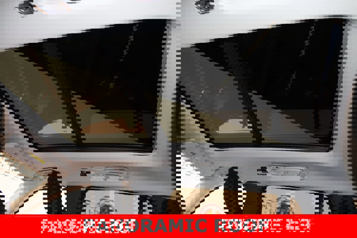 Used 2022 Volvo XC90 T6 Momentum w/ Advanced Package image 12