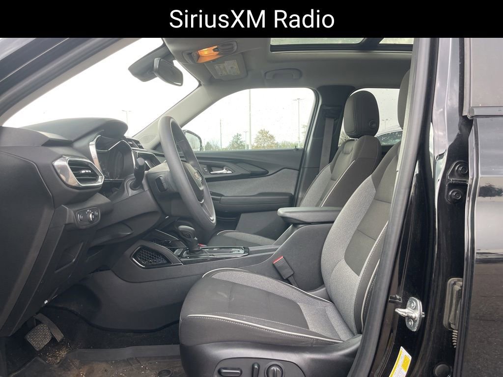 Used 2021 Chevrolet TrailBlazer LT w/ Sun and Liftgate Package FWD image 13