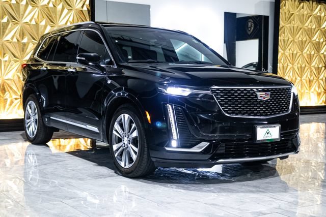 Used 2024 Cadillac XT6 Premium Luxury w/ Technology Package FWD image 2