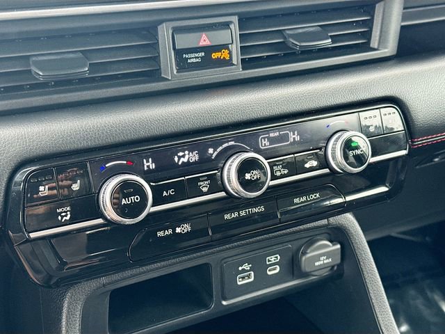 Certified 2025 Honda Pilot Black Edition image 16