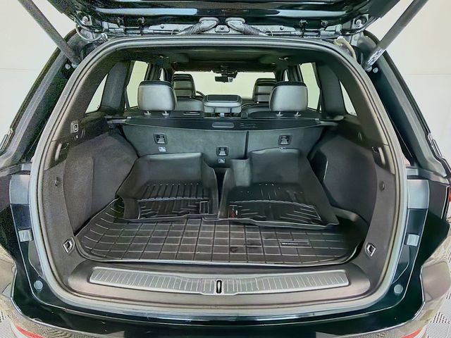 Used 2023 Jeep Grand Cherokee Overland w/ Advanced Protech Group III image 29