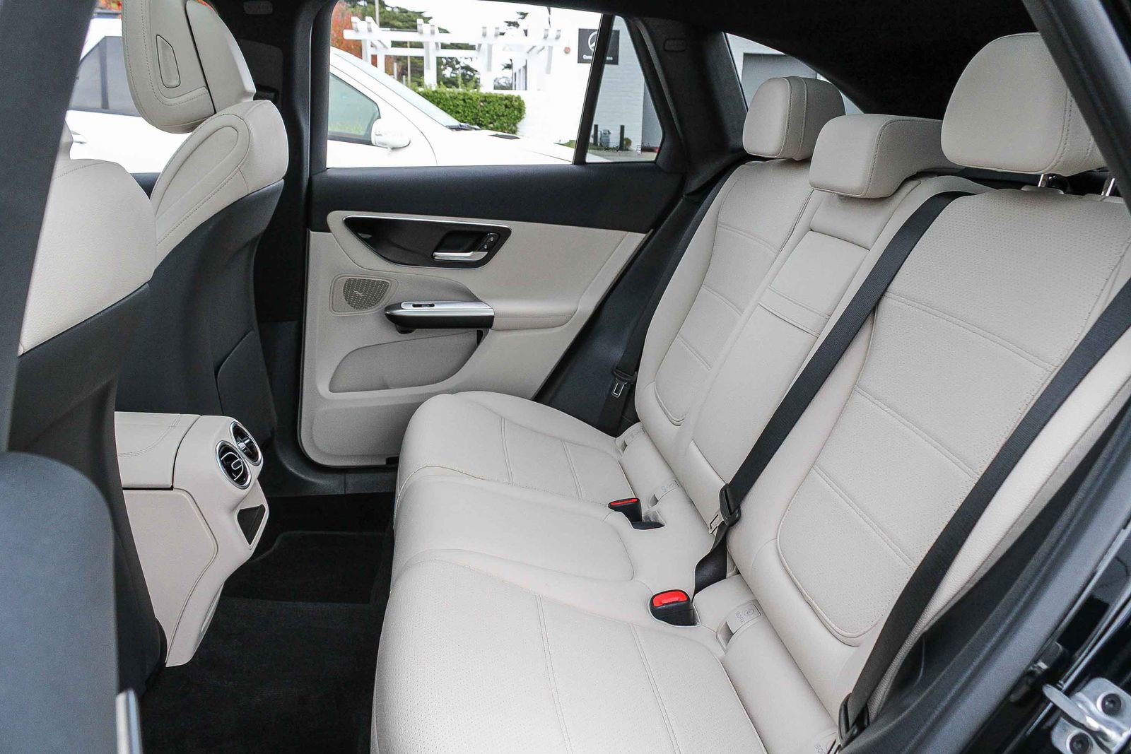 Certified 2026 Mercedes-Benz GLC 300 4MATIC image 19