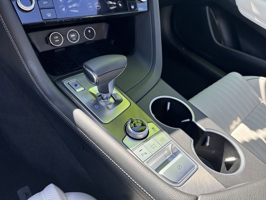 Used 2025 Genesis G70 2.5T w/ Sport Prestige Package image 32