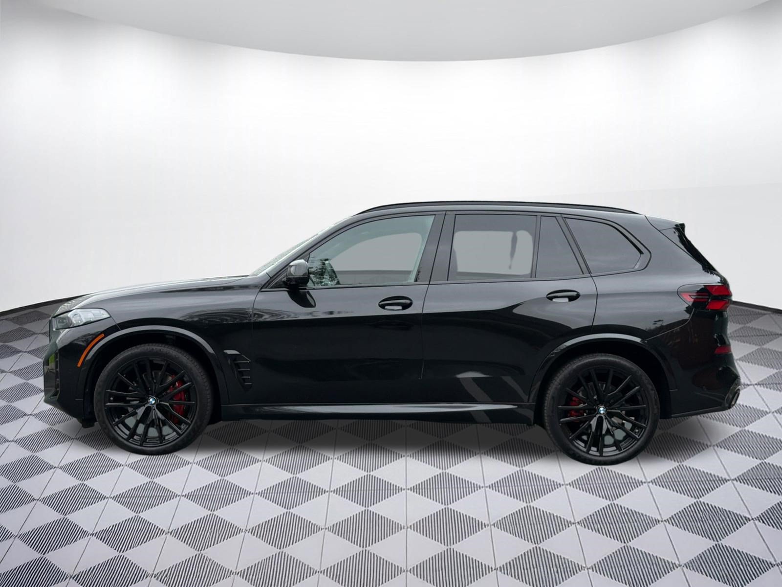 Used 2026 BMW X5 xDrive40i w/ M Sport Package AWD/4WD image 2