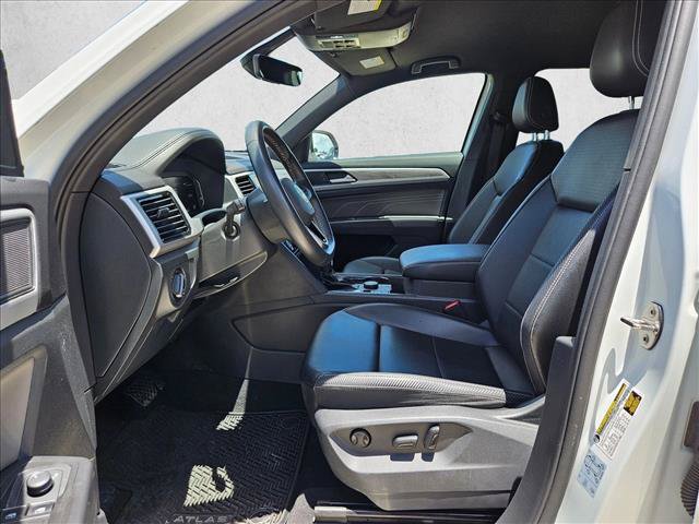 Used 2022 Volkswagen Atlas Cross Sport SE AWD/4WD image 15