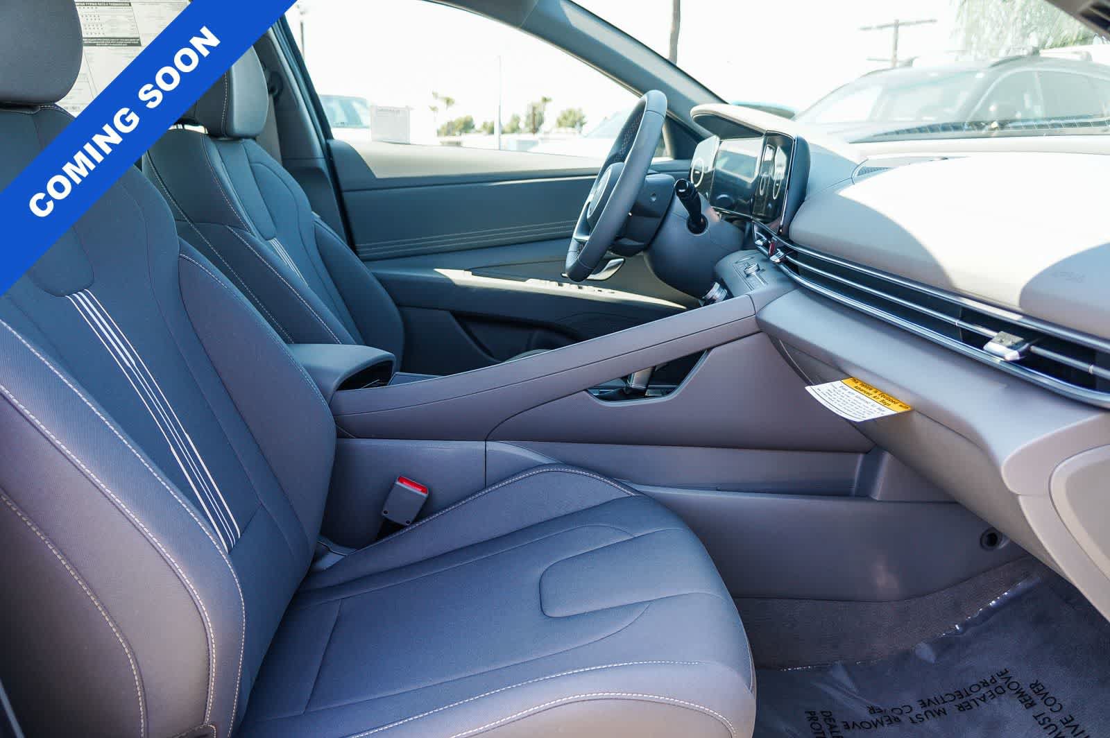 Certified 2025 Hyundai Elantra SEL FWD image 16