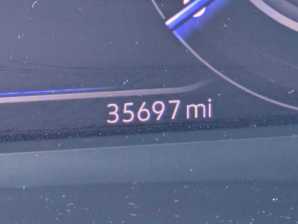 Certified 2022 Volkswagen Atlas Cross Sport SE image 34