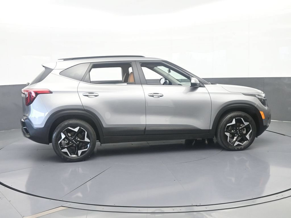 Used 2024 Kia Seltos EX FWD image 7