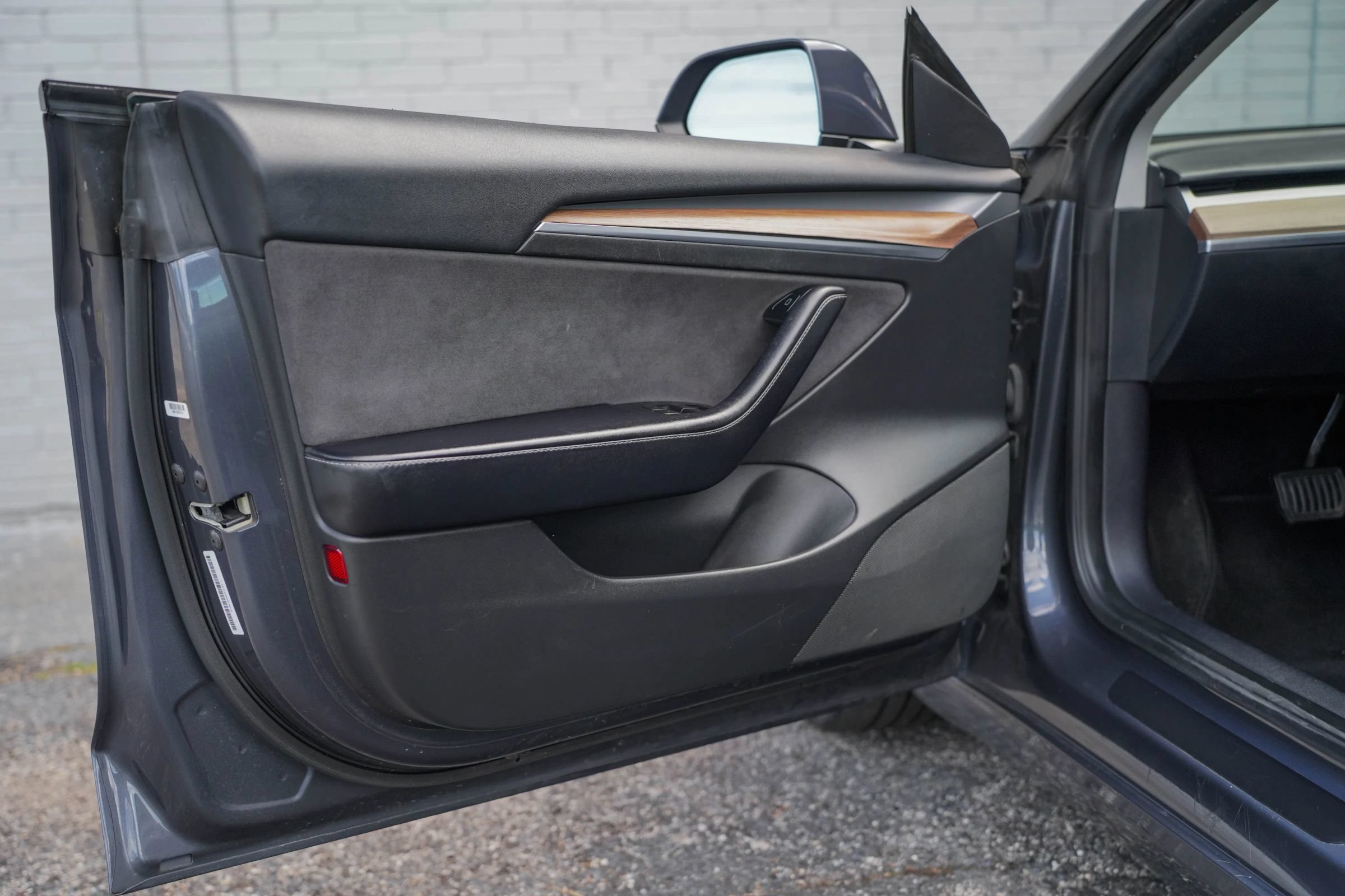 Used 2022 Tesla Model 3 Standard Range RWD image 9