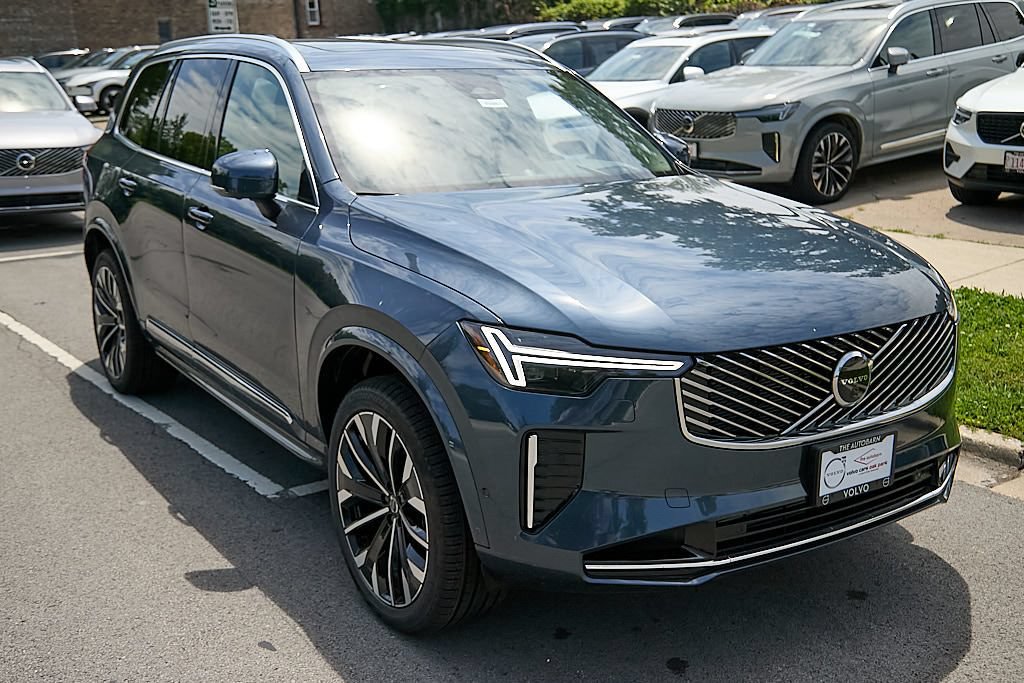 New 2026 Volvo XC90 T8 Ultra w/ Lounge Package AWD/4WD image 4