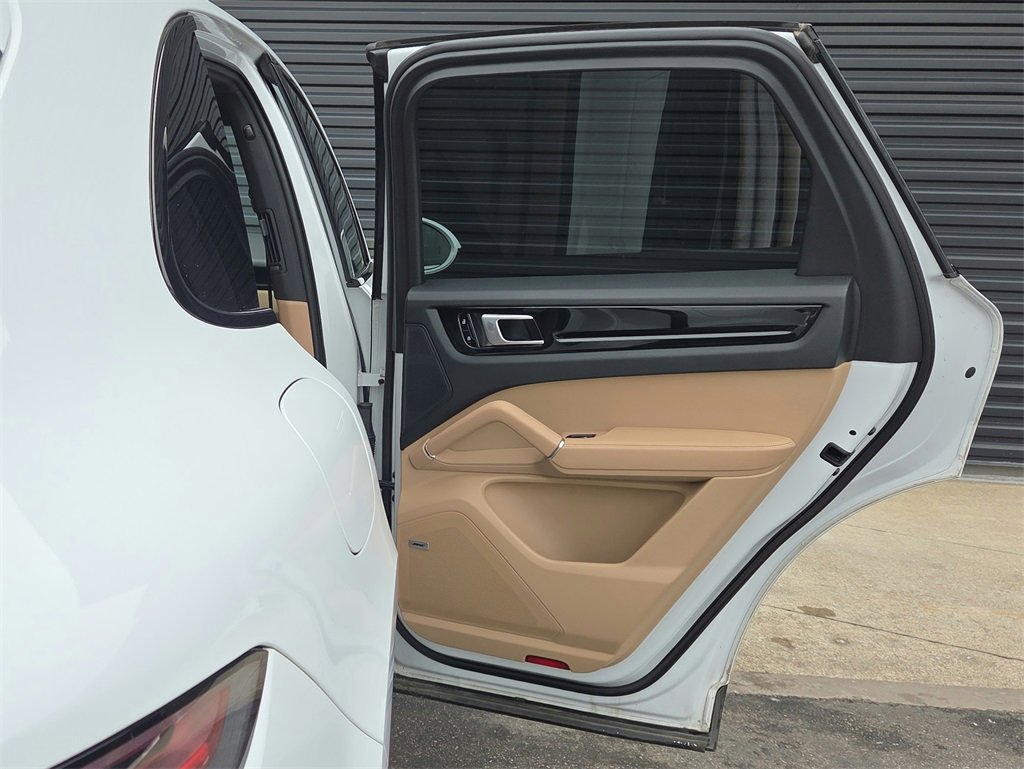 Used 2019 Porsche Cayenne image 22