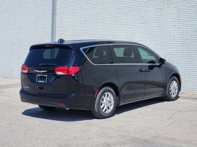 New 2026 Chrysler Voyager LX FWD image 4