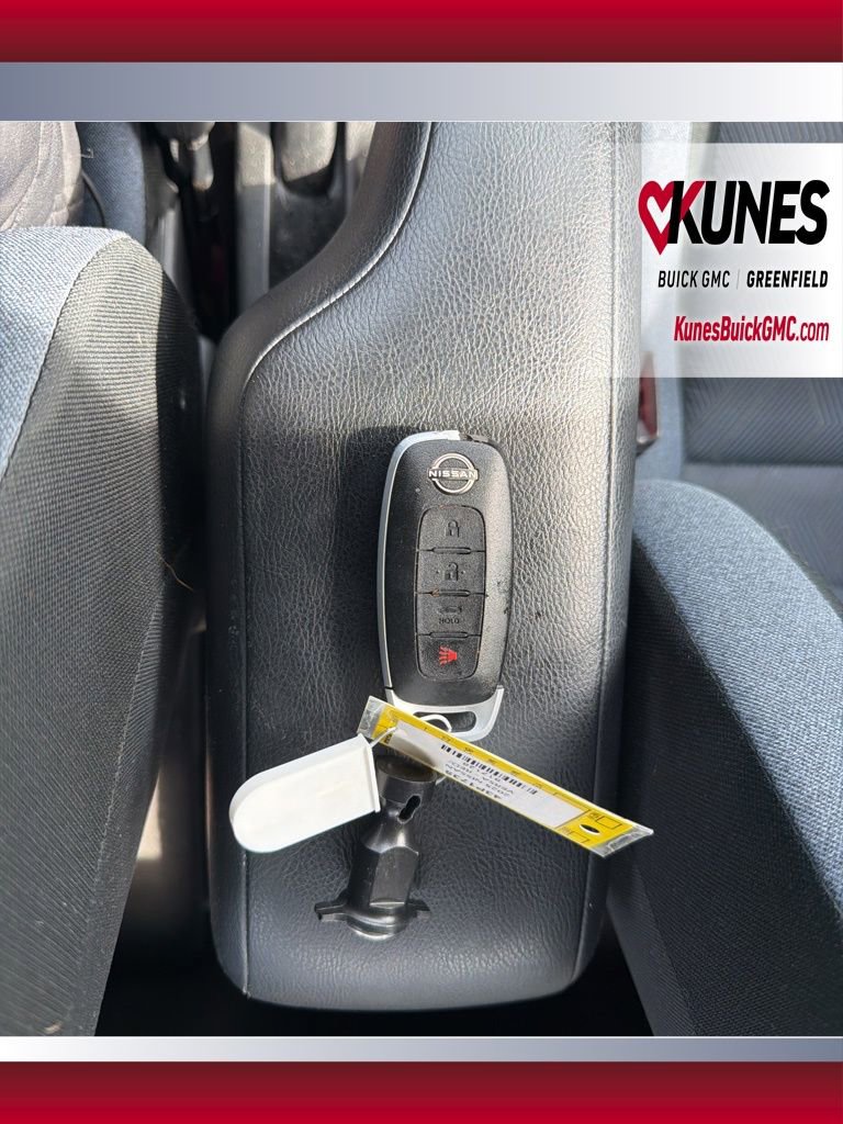 Used 2025 Nissan Versa SV image 39