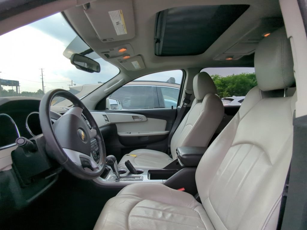 Used 2011 Chevrolet Traverse LTZ AWD/4WD image 6