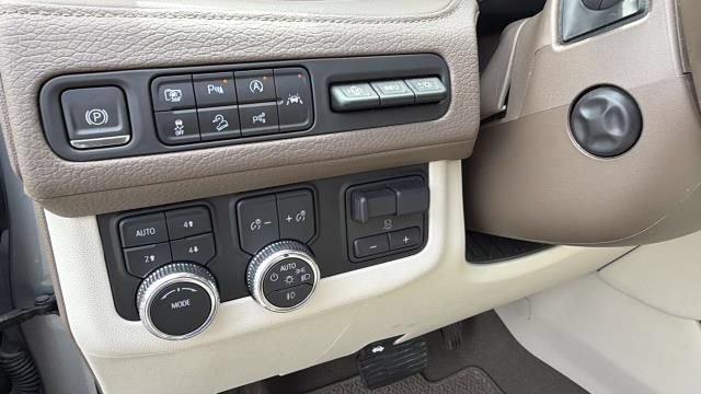 Used 2023 GMC Yukon Denali w/ Advanced Technology Package AWD/4WD image 11
