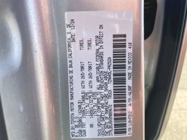 Used 2025 Toyota Tacoma TRD Off-Road AWD/4WD image 32